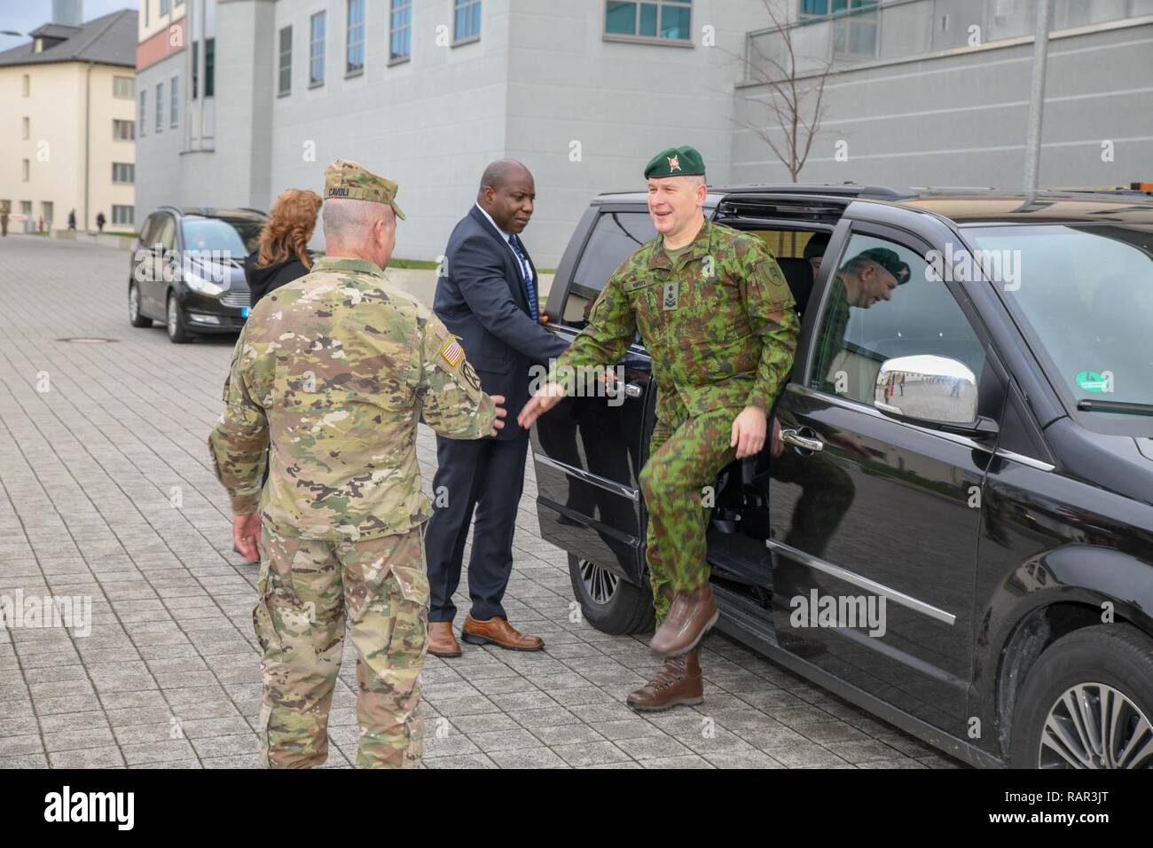 Lt Gen Christopher Cavoli U S Army Europe Commander Welcomes Maj Gen Valdemaras Rupsys Lithuanian Land Force Commander To U S Army Europe Headquarters With An Honor Cordon Rupsys And Sgt Maj Remigijus Katinas
