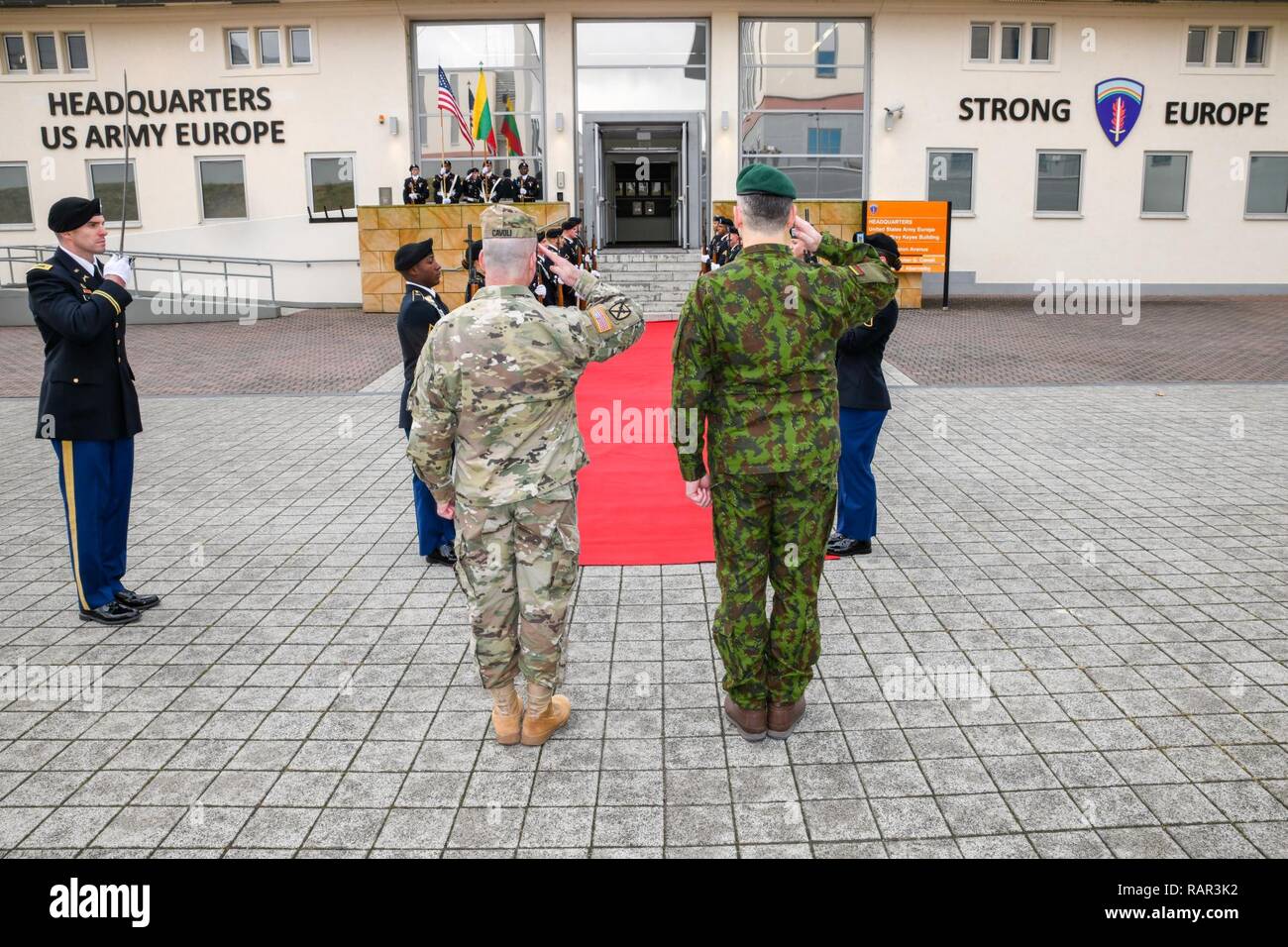 Lt Gen Christopher Cavoli U S Army Europe Commander Welcomes Maj Gen Valdemaras Rupsys Lithuanian Land Force Commander To U S Army Europe Headquarters With An Honor Cordon Rupsys And Sgt Maj Remigijus Katinas