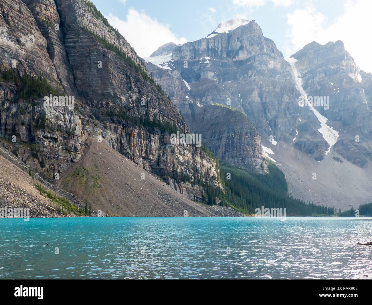 Alberta in Canada: the turquoise waters of Moraine Lake Stock Photo