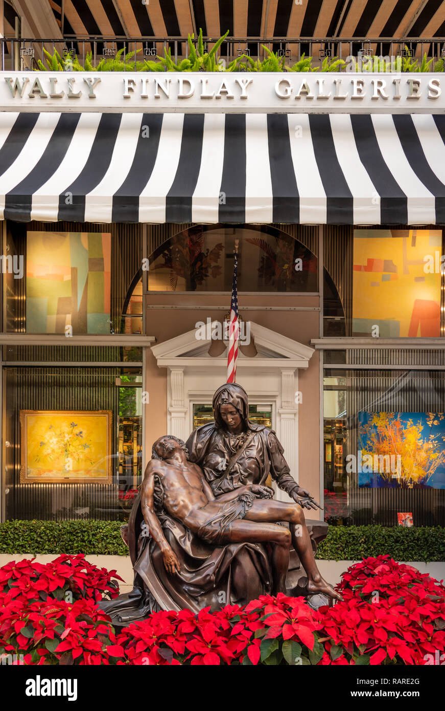Bronze replica of Michelangelo's Pieta at Wally Findlay Galleries on Worth Avenue in Palm Beach, Florida. (USA) Stock Photo