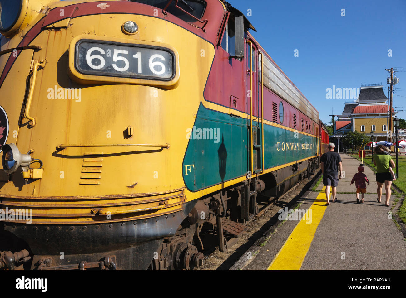 locomotive-6516-at-conway-scenic-railroa