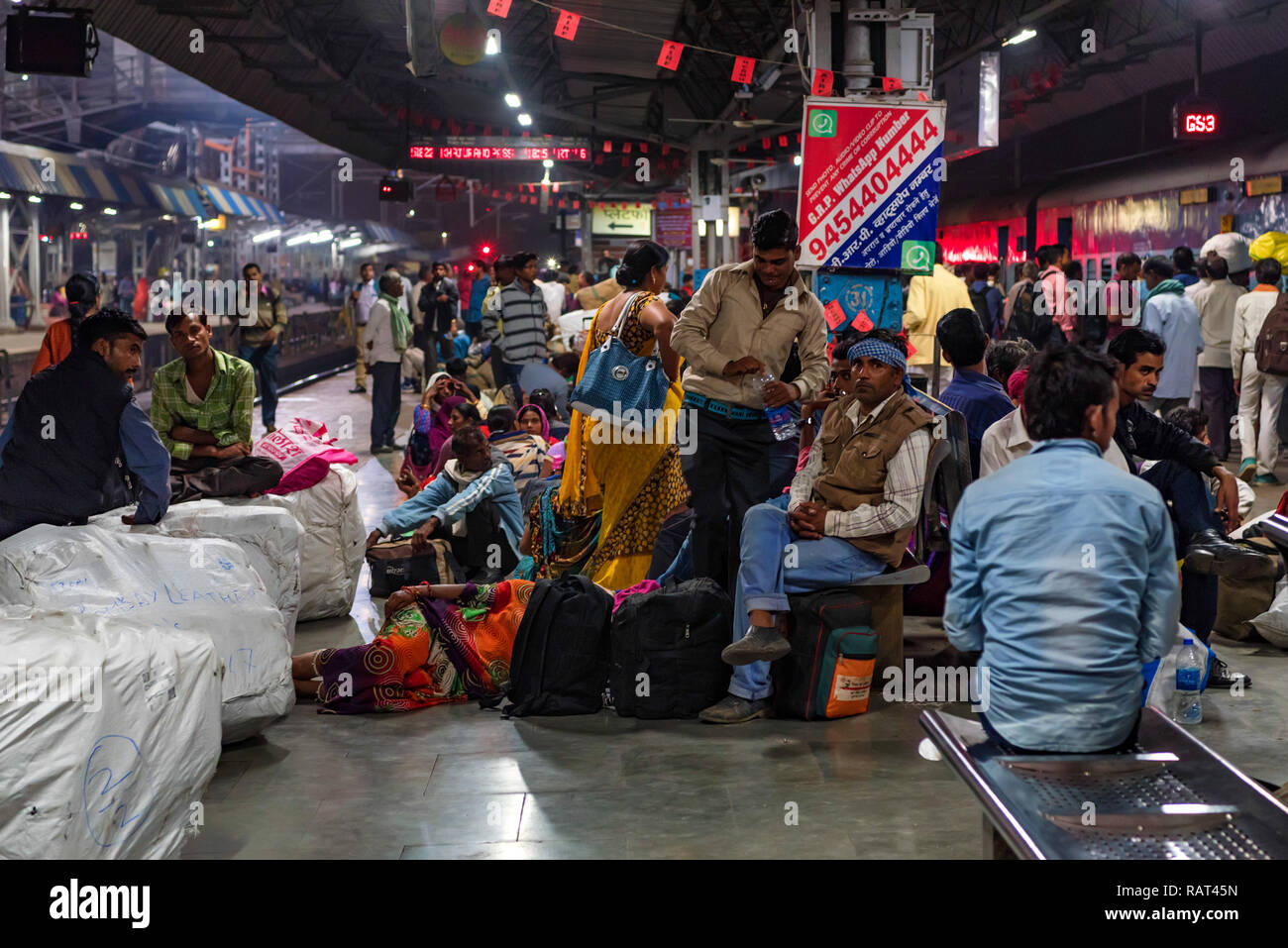 JHANSI, INDIA - 10 NOVEMBER 2017: Unidentified Indians wait for train in Jhansi Stock Photo