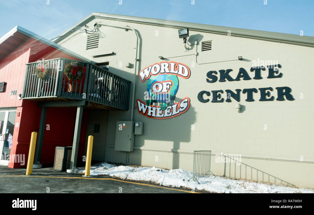 World of Wheels Roller Skating Rink building. Superior Wisconsin WI USA Stock Photo Alamy