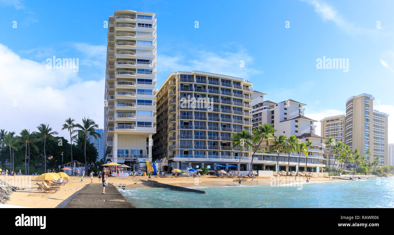 Luxury beachfront hotels in Waikiki