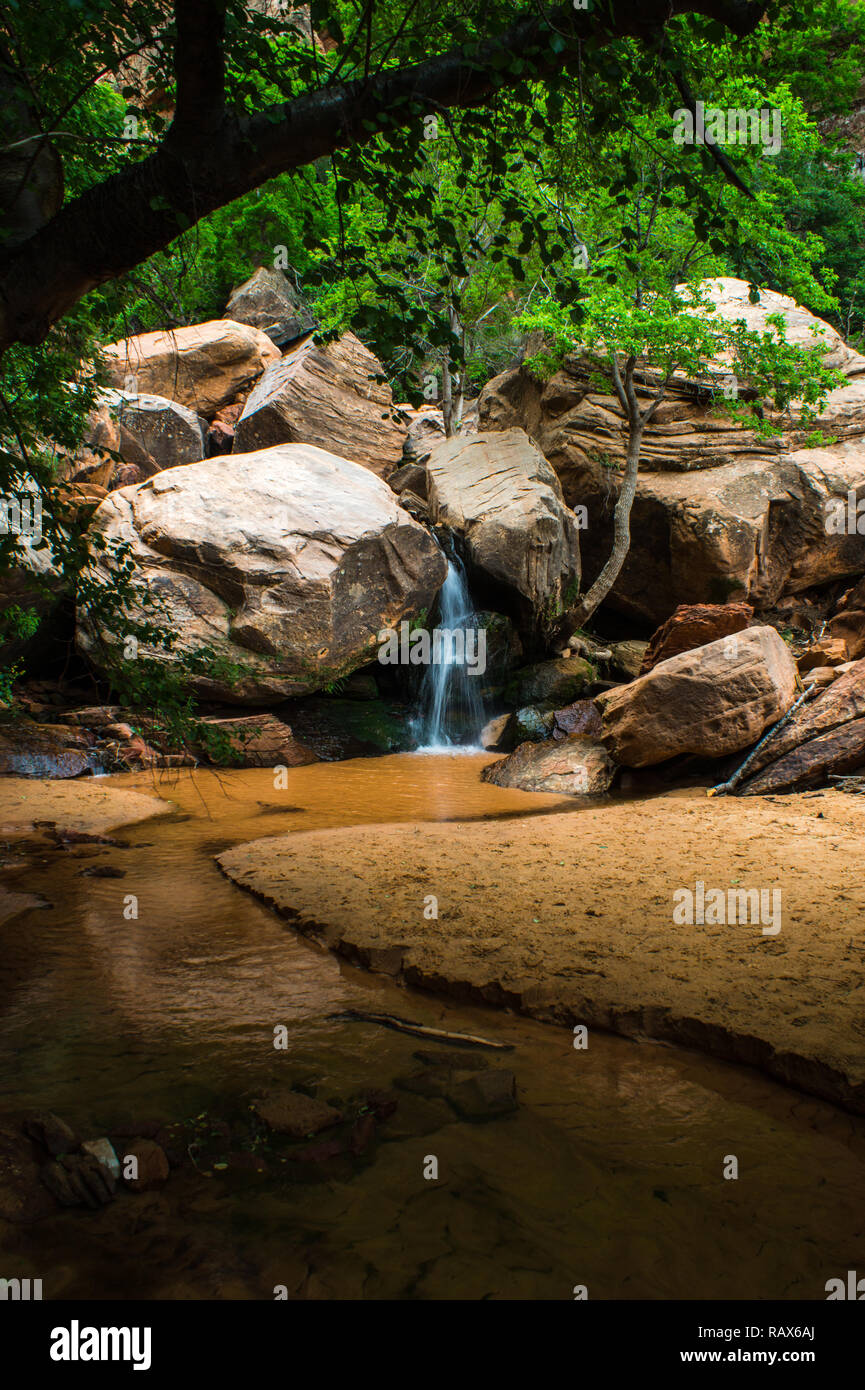 Cove mountain waterfall hires stock photography and images Alamy