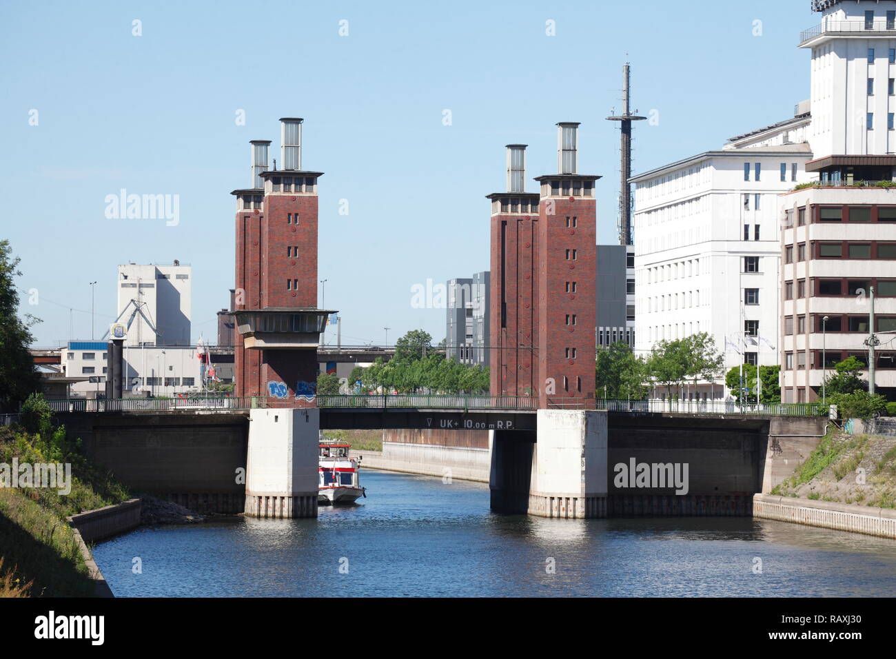 Duisburg outer harbor and Schwanentorbrücke, Duisburg, Ruhr area, North Rhine-Westphalia, Germany I Duisburger Außenhafen und Schwanentorbrücke, Duisb Stock Photo