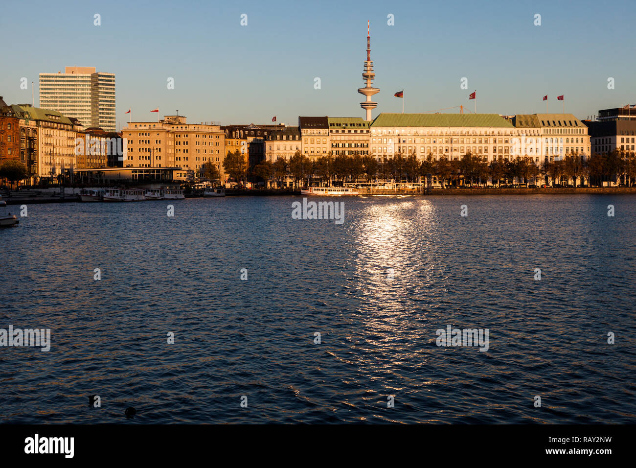Binnenalster Lake At Sunset Hi res Stock Photography And Images Alamy binnenalster-lake-at-sunset-hi-res-stock-photography-and-images-alamy