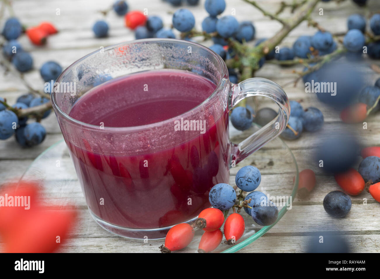 Schlehen-Hagebutten-Punsch, Punsch, Schlehenpunsch, glogg, punch ...