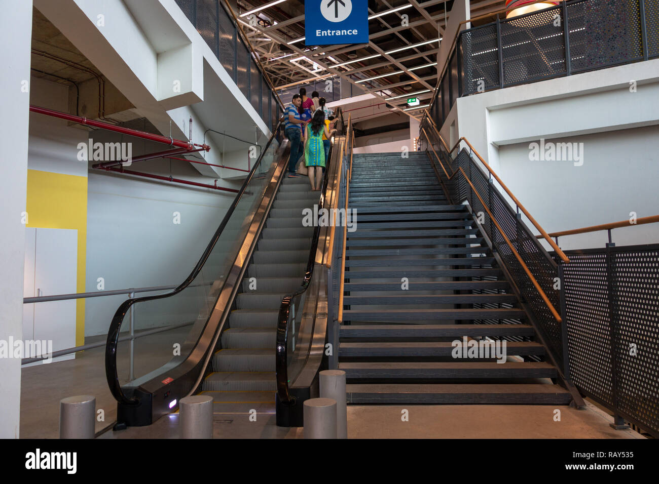 Hyderabad,India. 02 Januar,2019.Various products for sale,people