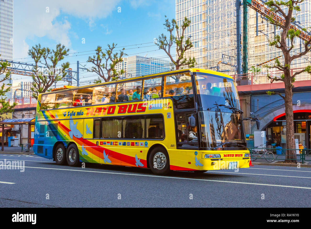 Tokyo hato tourism sightseeing bus hi-res stock photography and images ...