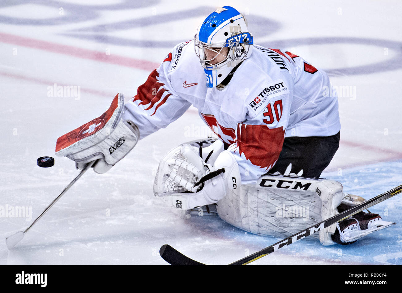 Vancouver, Canada. 5th Jan, 2019. Luca Hollenstein of Switzerland stops the puck during a match against Russia at the IIHF World Junior Championships in Vancouver, Canada, Jan. 5, 2019. Credit: Andrew Soong/Xinhua/Alamy Live News Stock Photo