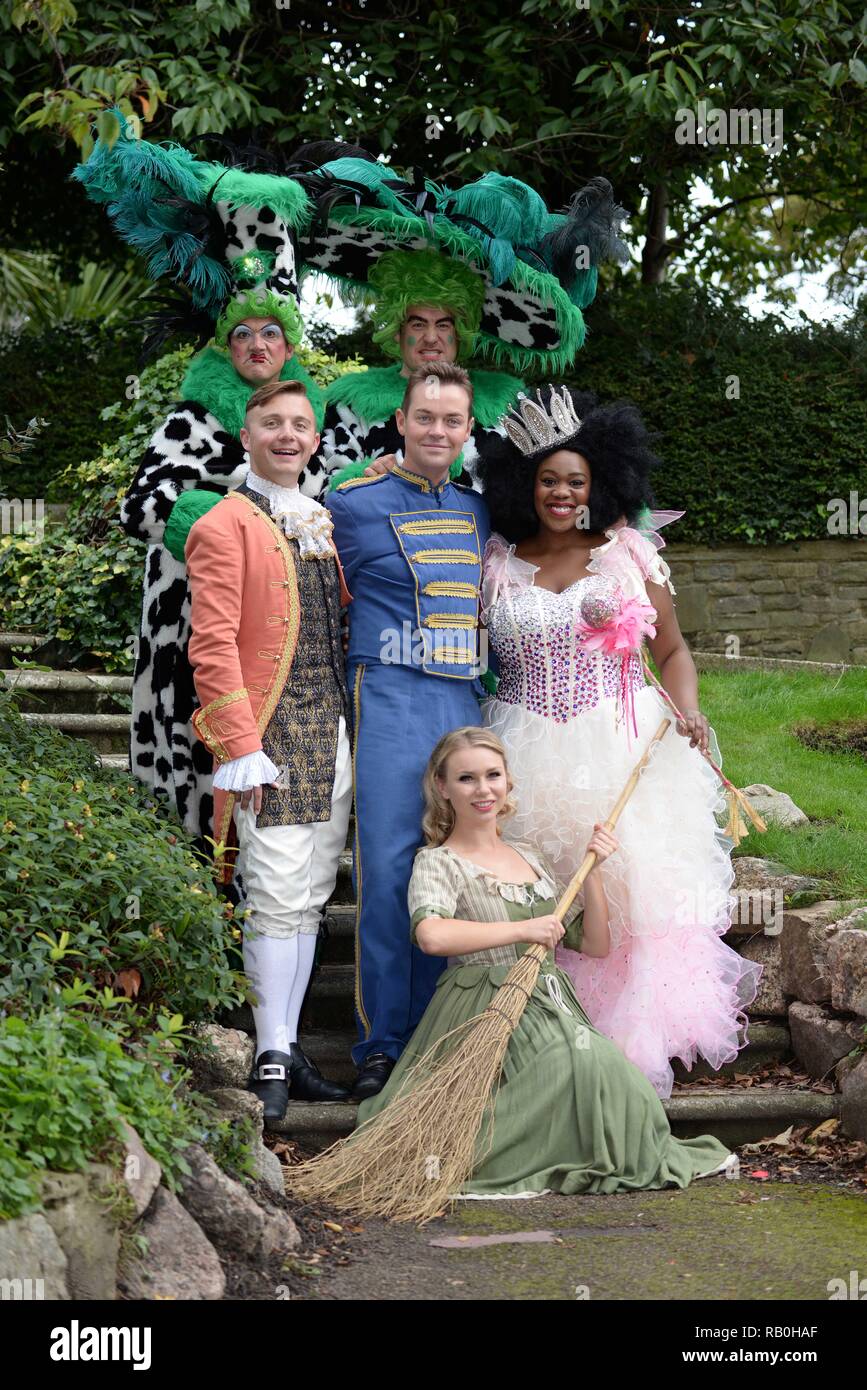 Stephen Mulhern alongside the cast of a 