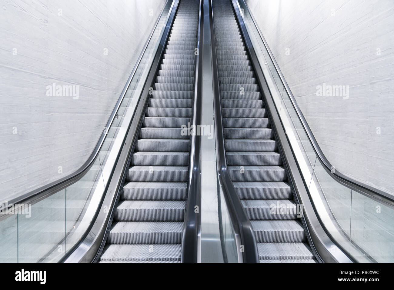 Escalator track hi-res stock photography and images - Alamy