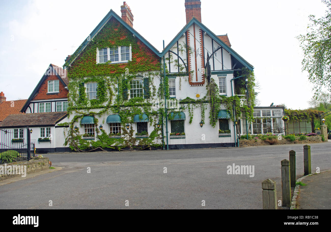French Horn Pub, Sonning Eye, Berkshire Stock Photo Alamy