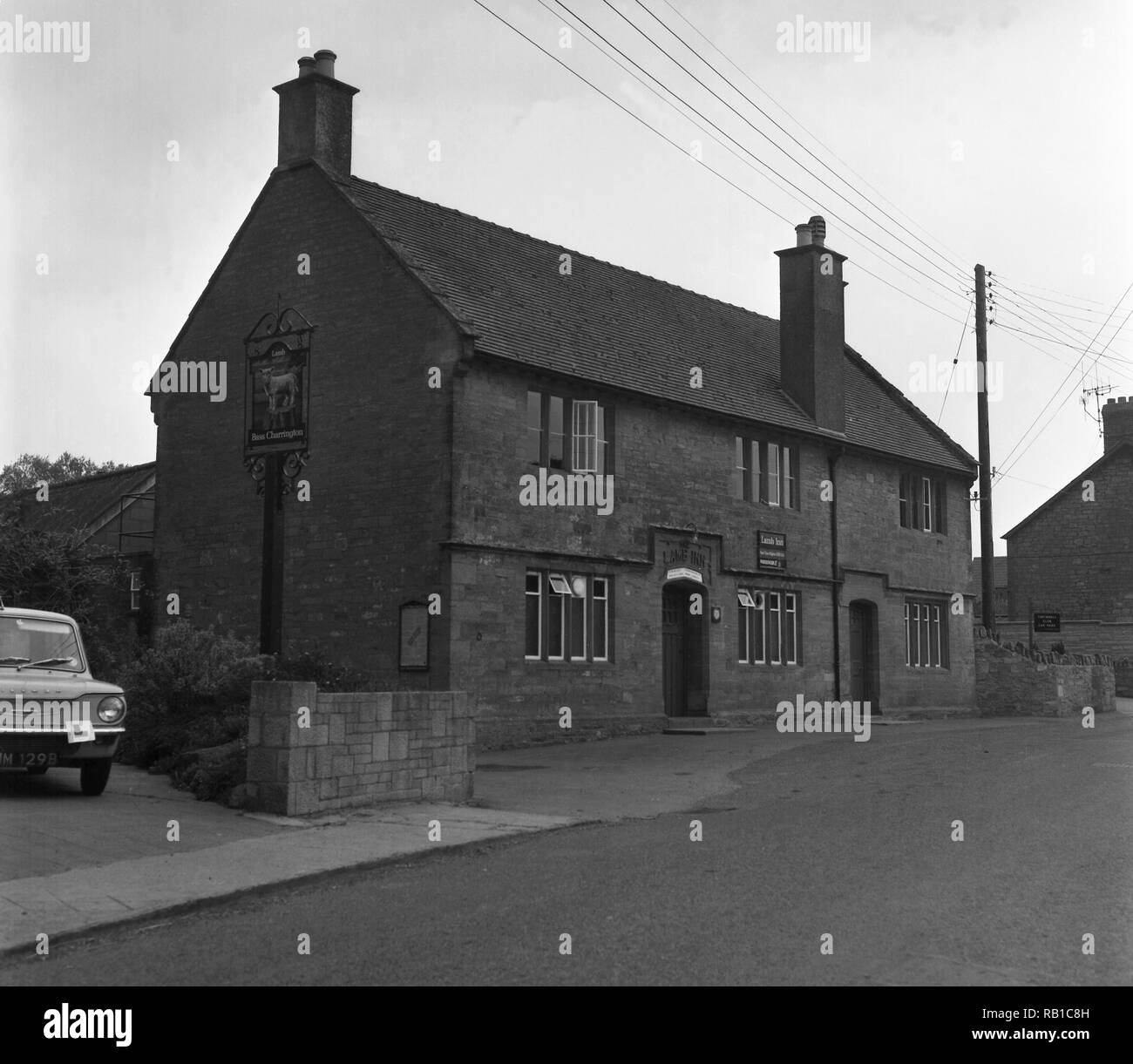 The Lamb Inn, Tintinhull, Somerset prior to conversion to a dwelling number 0211 Stock Photo