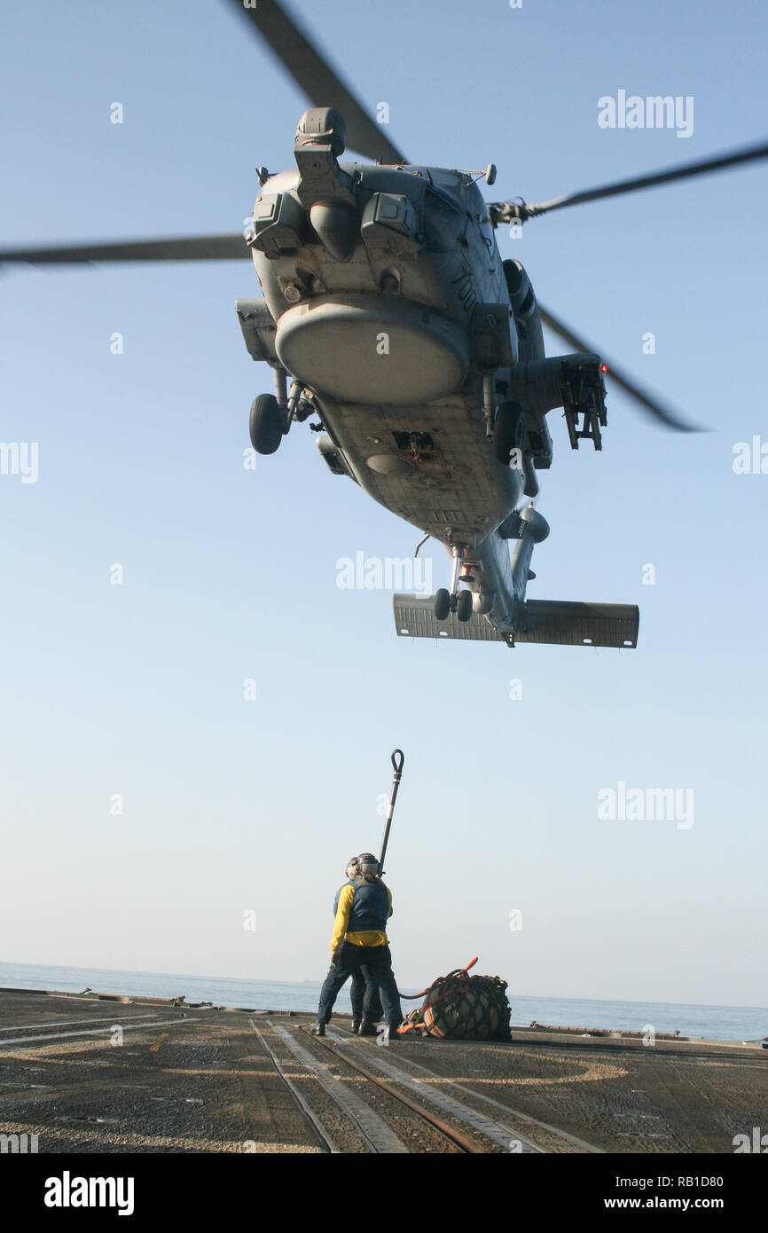 Vertical military hi-res stock photography and images - Alamy