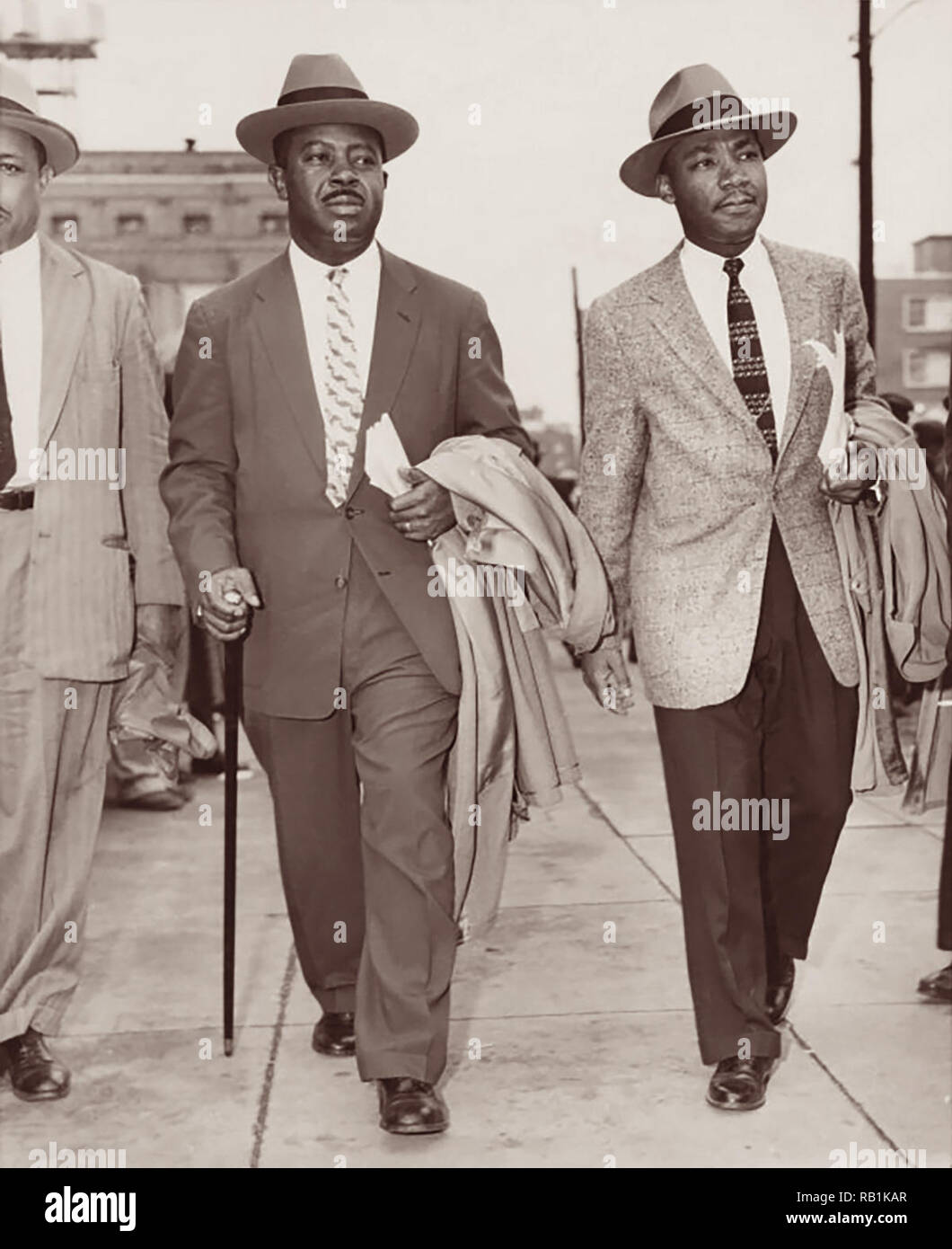 Ralph David Abernathy, Sr. and Martin Luther King, Jr., leaving the County Courthouse in Montgomery, Alabama, 1956. (USA) Stock Photo