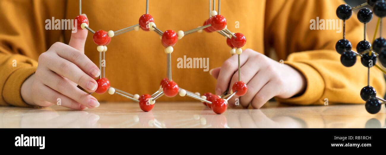 Molecular structure model hi-res stock photography and images - Alamy