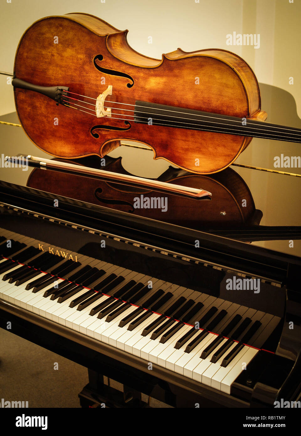 Piano violin cello hires stock photography and images Alamy