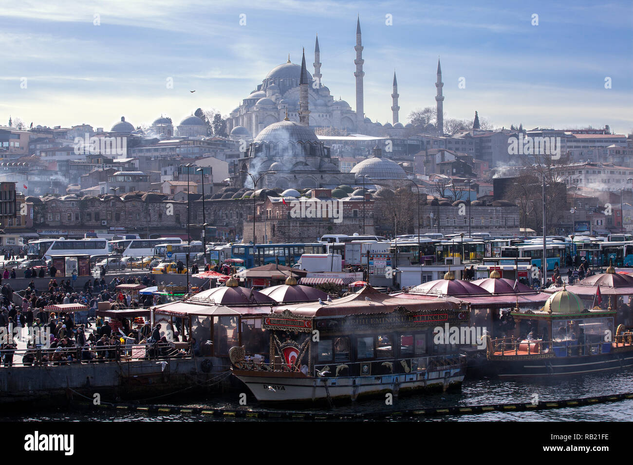 view of daily life in İstanbul. Suleymaniye mosque from Ataturk bridge over Golden Horn. Stock Photo