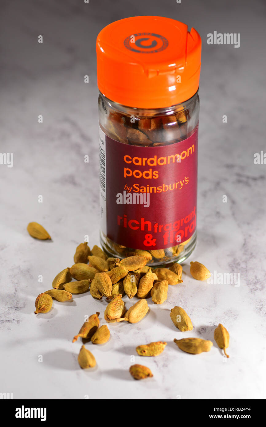 Cardamom pods in a Sainsburys jar Stock Photo Alamy