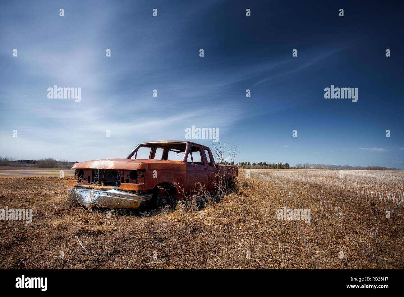 Abandoned overgrown car in a field hi-res stock photography and images ...