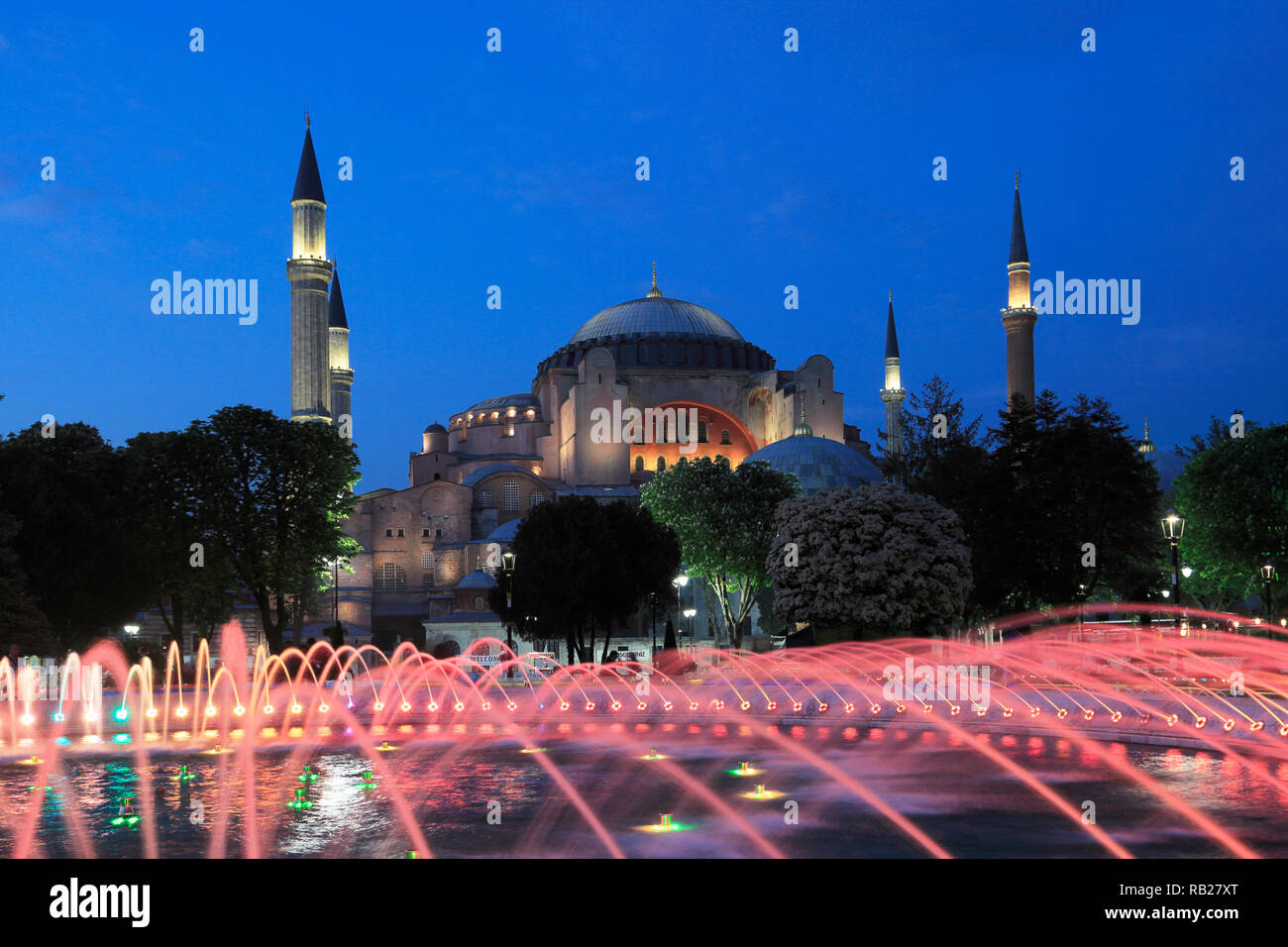 Sultanahmet square at night hi-res stock photography and images - Alamy