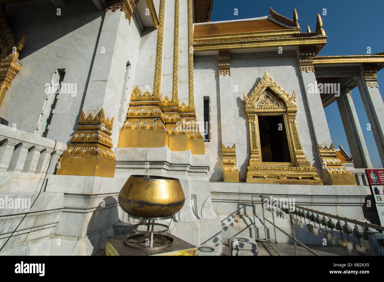 Buddhist temple golden urn hi-res stock photography and images - Alamy