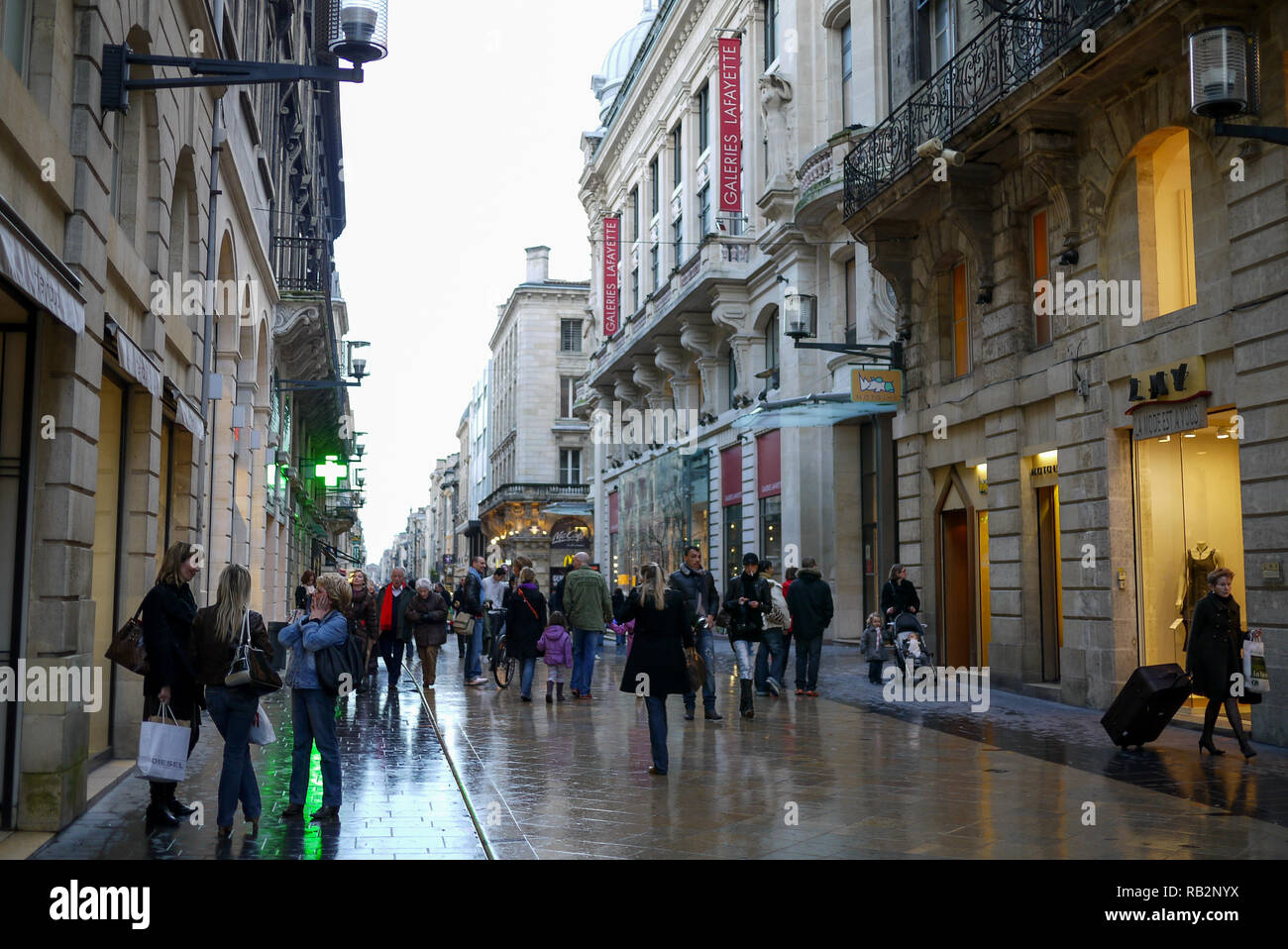 Rue sainte catherine bordeaux hi-res stock photography and images - Alamy
