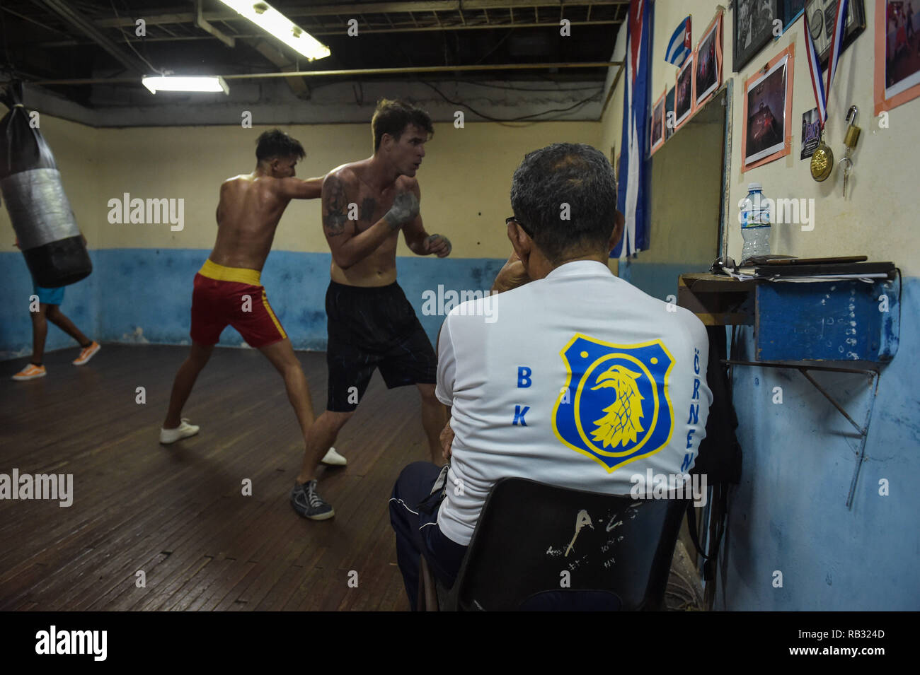 Havana, Havana, Cuba. 12th Oct, 2018. Trainer, Juan Rafael seen looking at  one of his boxers during training at the Kid Chocolate gym in Havana,  Cuba.Cuban boxers are the most successful in