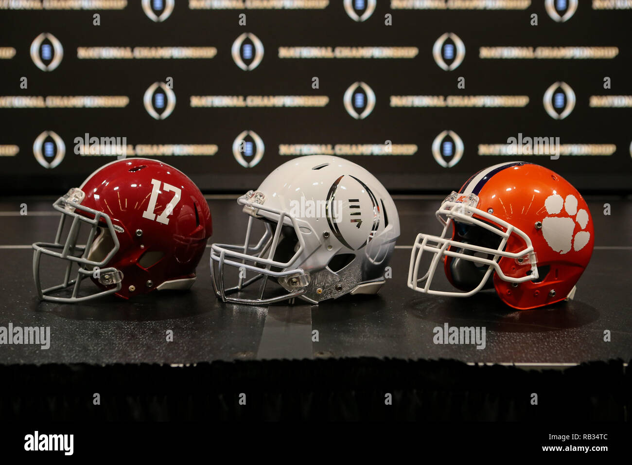 Alabama crimson tide football helmet hi-res stock photography and images -  Alamy
