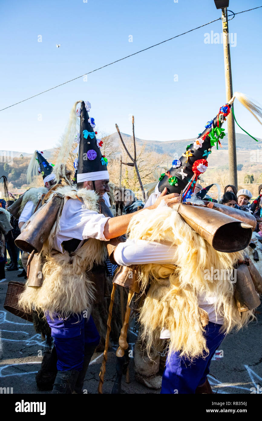Cantabria, Spain. 06th Jan, 2019.  Zarramacos dancers seen during the celebration.La Vijanera is a fiesta of festive nature that takes place in the town of SiliÃ³ (Molledo), Cantabria (Spain) on the first Sunday of each year. Due to its popularity and tradition, it has been declared a Fiesta of National Tourist Interest. Credit: ZUMA Press, Inc./Alamy Live News Stock Photo