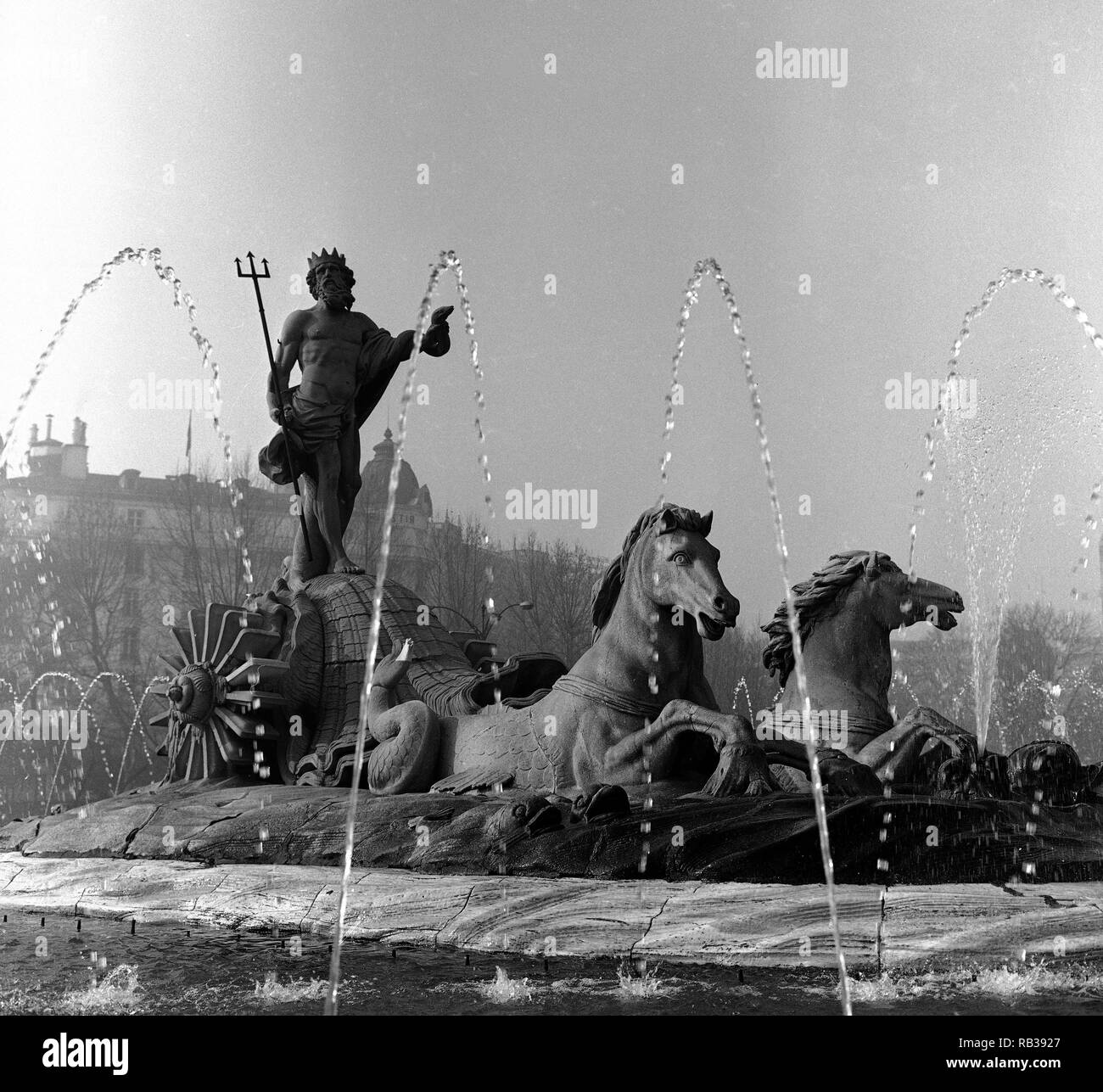 FUENTE DE NEPTUNO CONSTRUIDA ENTRE 1780 Y 1784 - NEOCLASICISMO ESPAÑOL - FOTOGRAFIA EN BLANCO Y NEGRO - AÑOS 60. Author: MENA, JUAN PASCUAL DE. Location: PLAZA DE CANOVAS DEL CASTILLO. SPAIN. Stock Photo