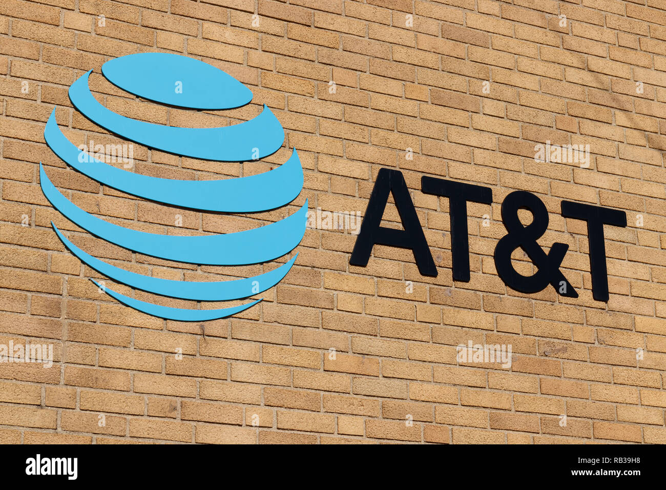 Kokomo - Circa December 2018: AT&T Mobility Wireless Retail Store. AT&T now offers IPTV, VoIP, Cell Phones and DirecTV III Stock Photo