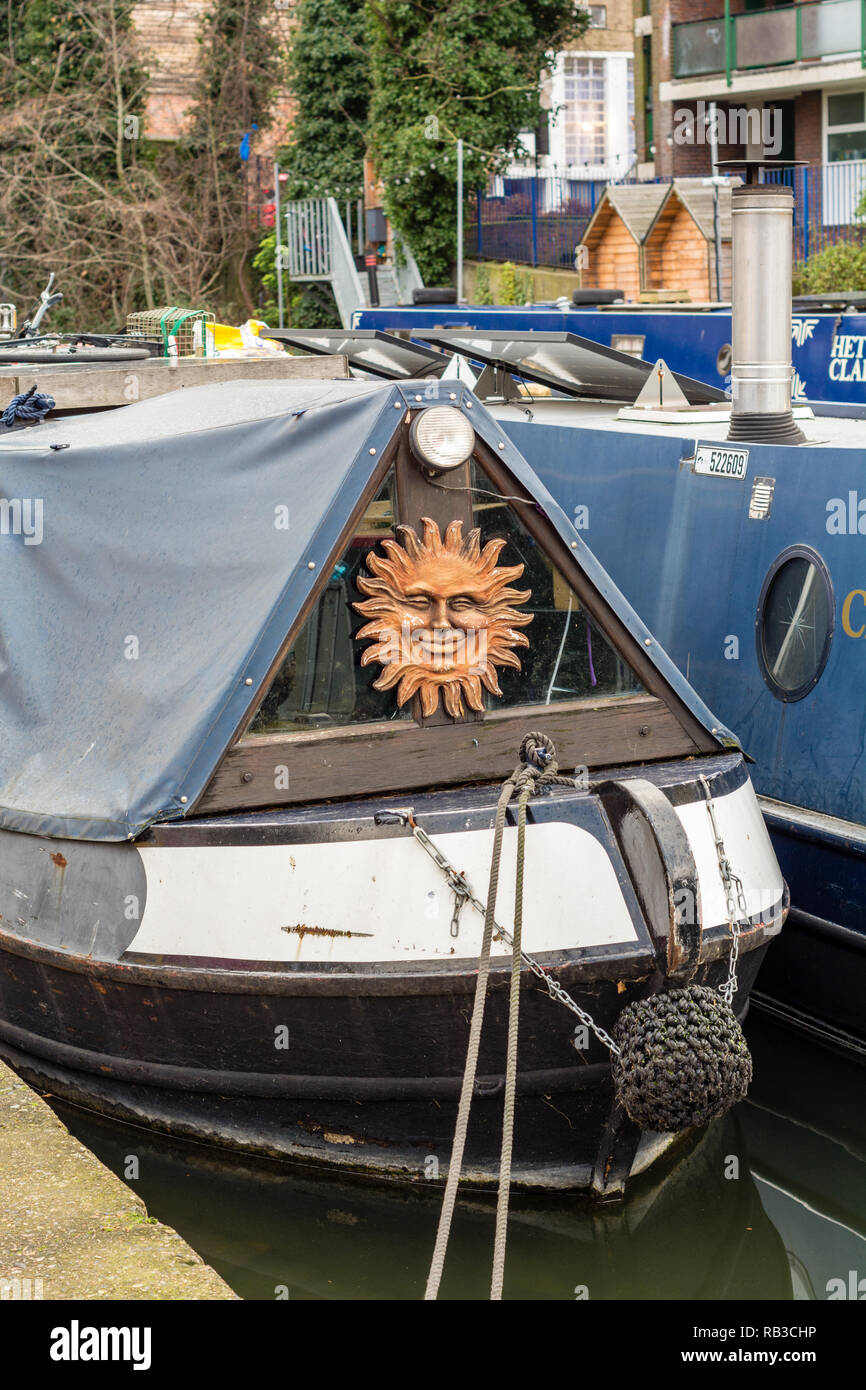 Canal boat art hi-res stock photography and images - Alamy