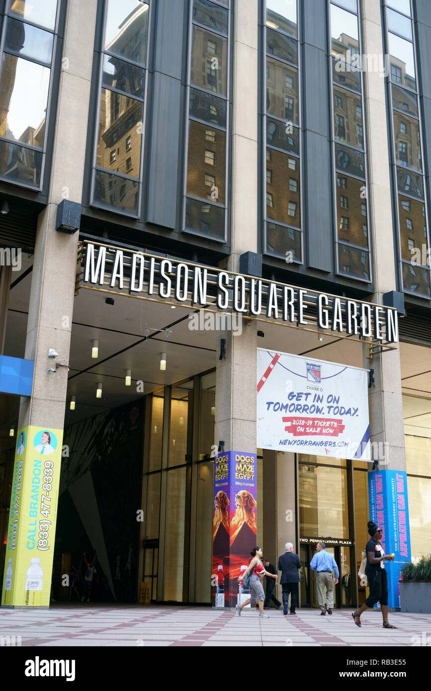 Madison square garden entrance hi-res stock photography and images - Alamy