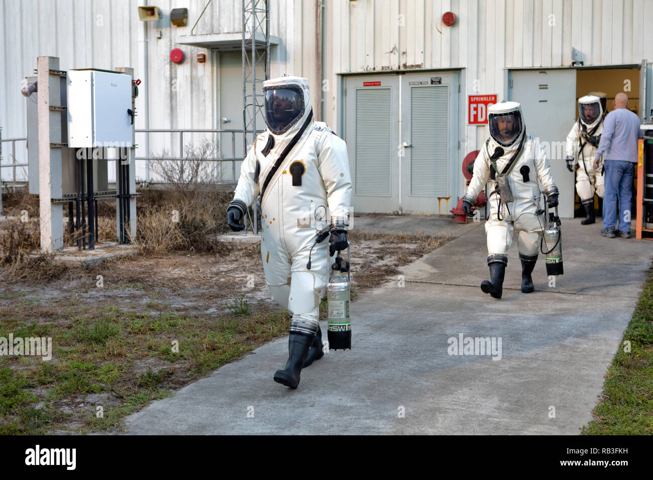 Self contained hires stock photography and images Alamy