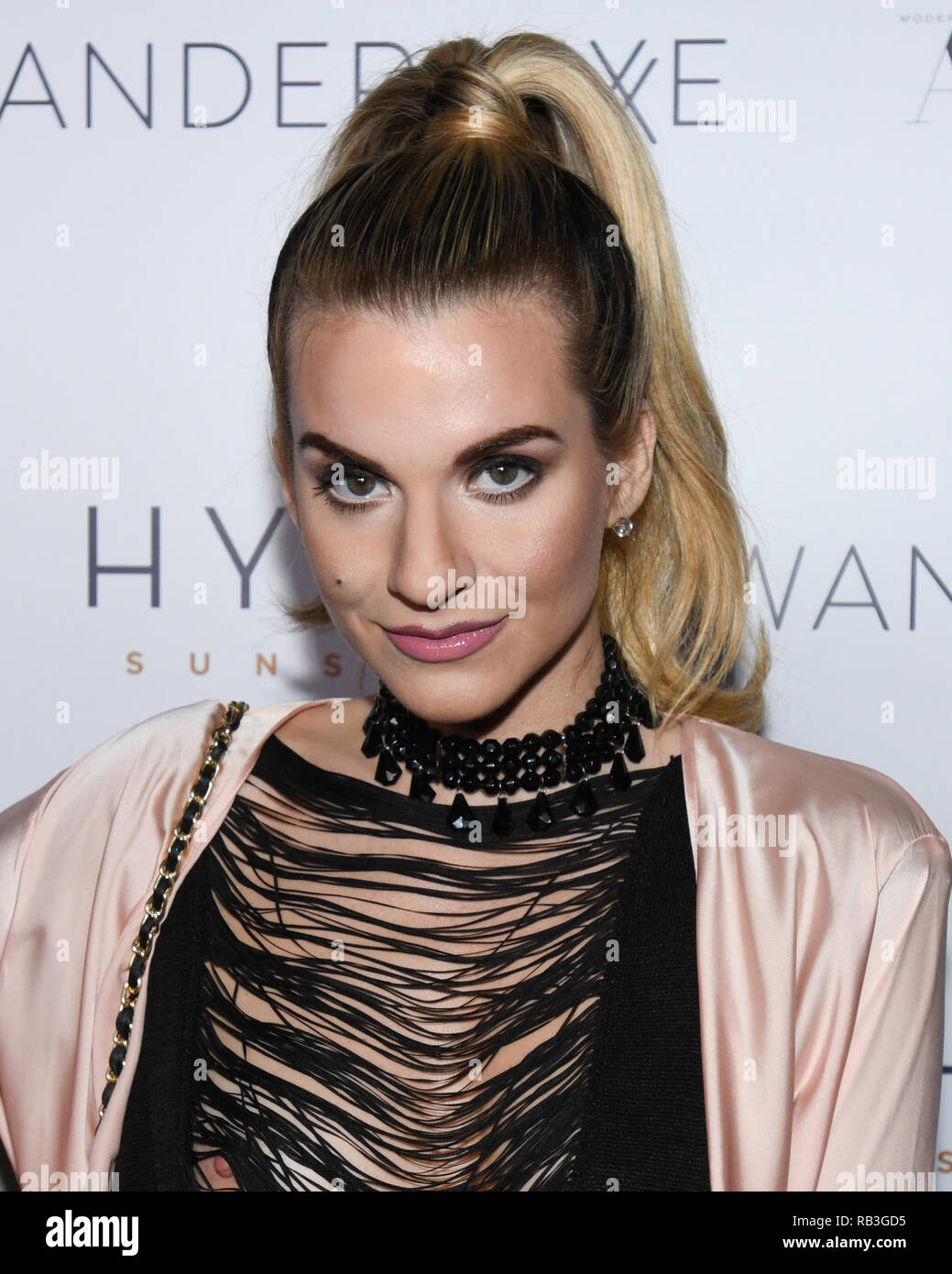 Rachel McCord attends Angeleno Present "A Toast To The Globes" A Pre