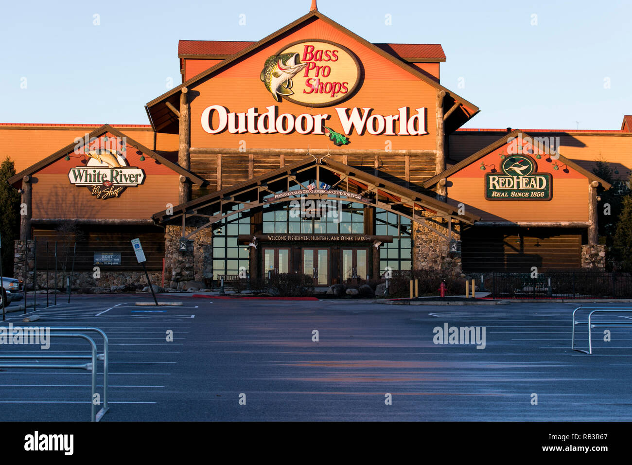 Bass pro shops outdoor world hi-res stock photography and images - Alamy