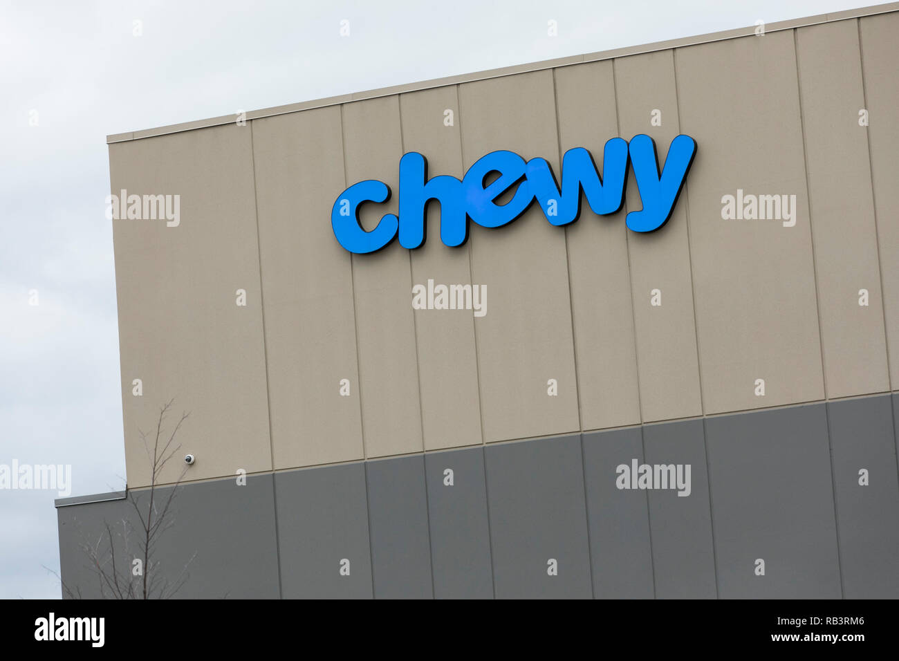 Chewy logo hires stock photography and images Alamy