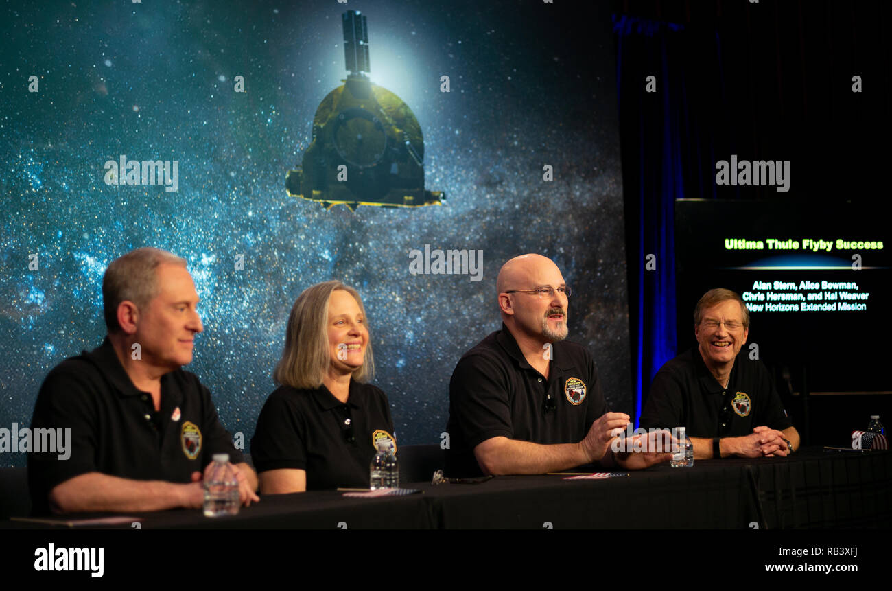 Hal space hi-res stock photography and images - Alamy