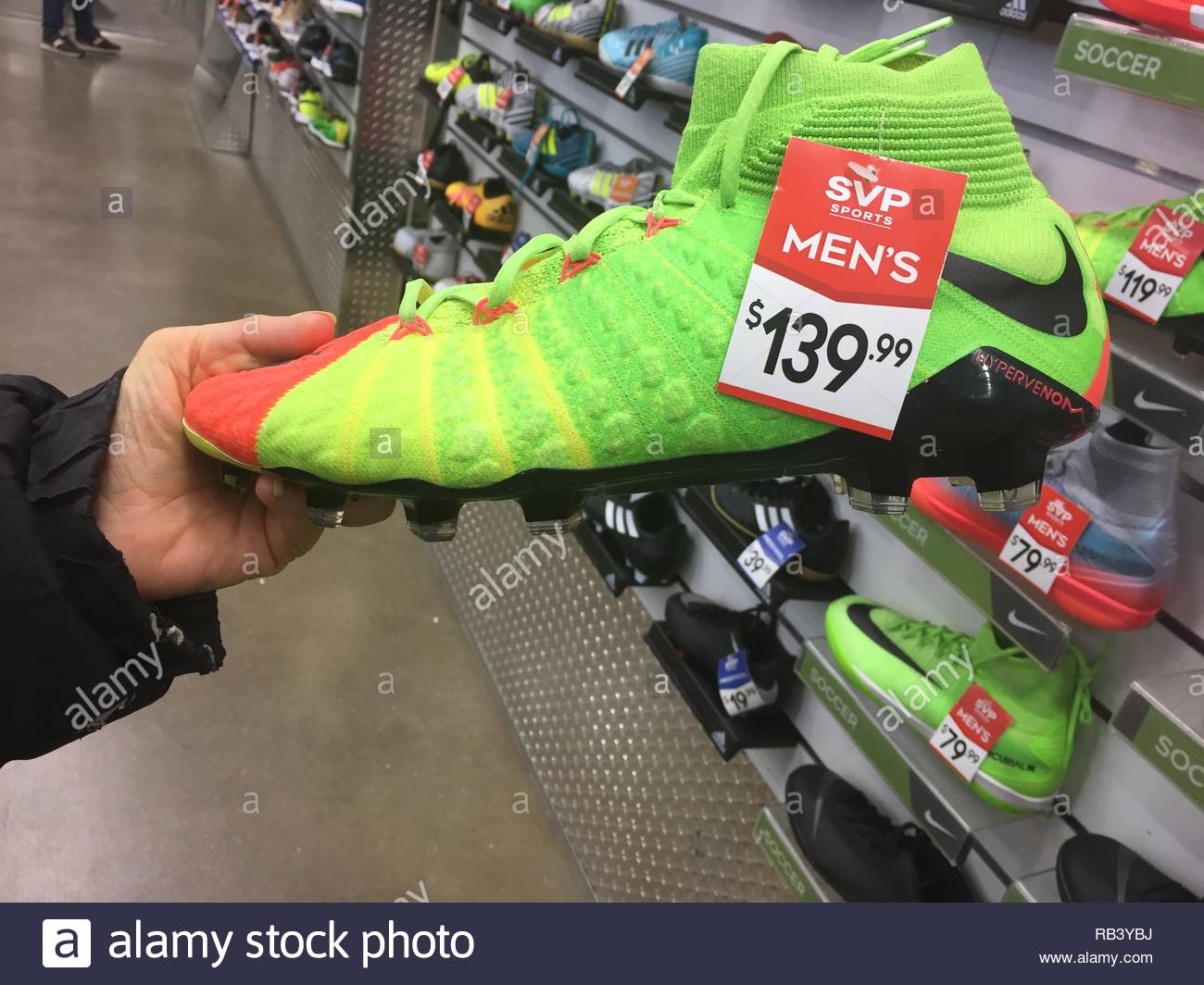 buy soccer shoes canada