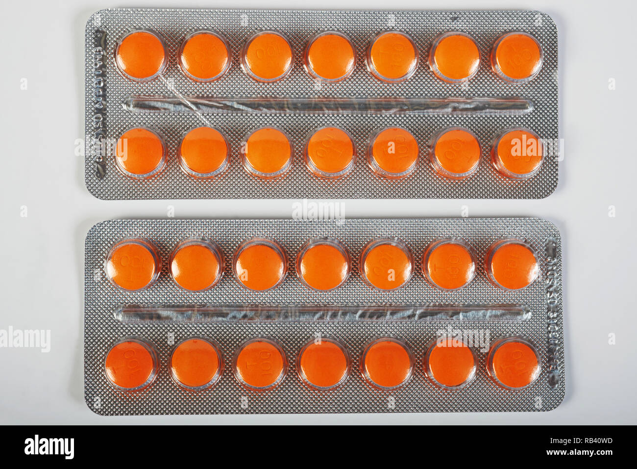 Atenolol 100 mg film-coated tablets Stock Photo