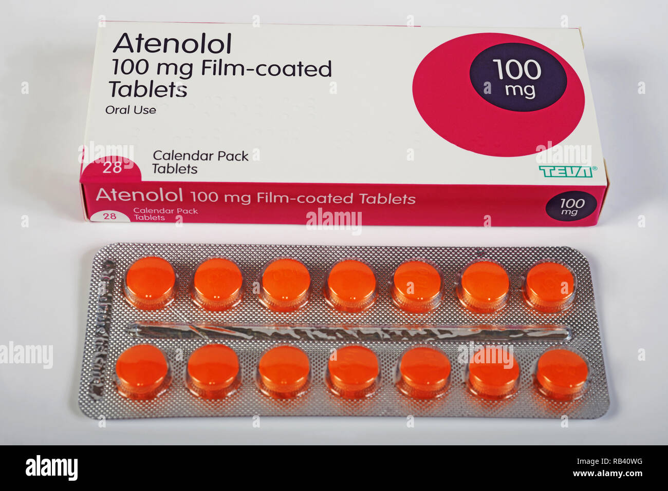 Atenolol 100 mg film-coated tablets Stock Photo