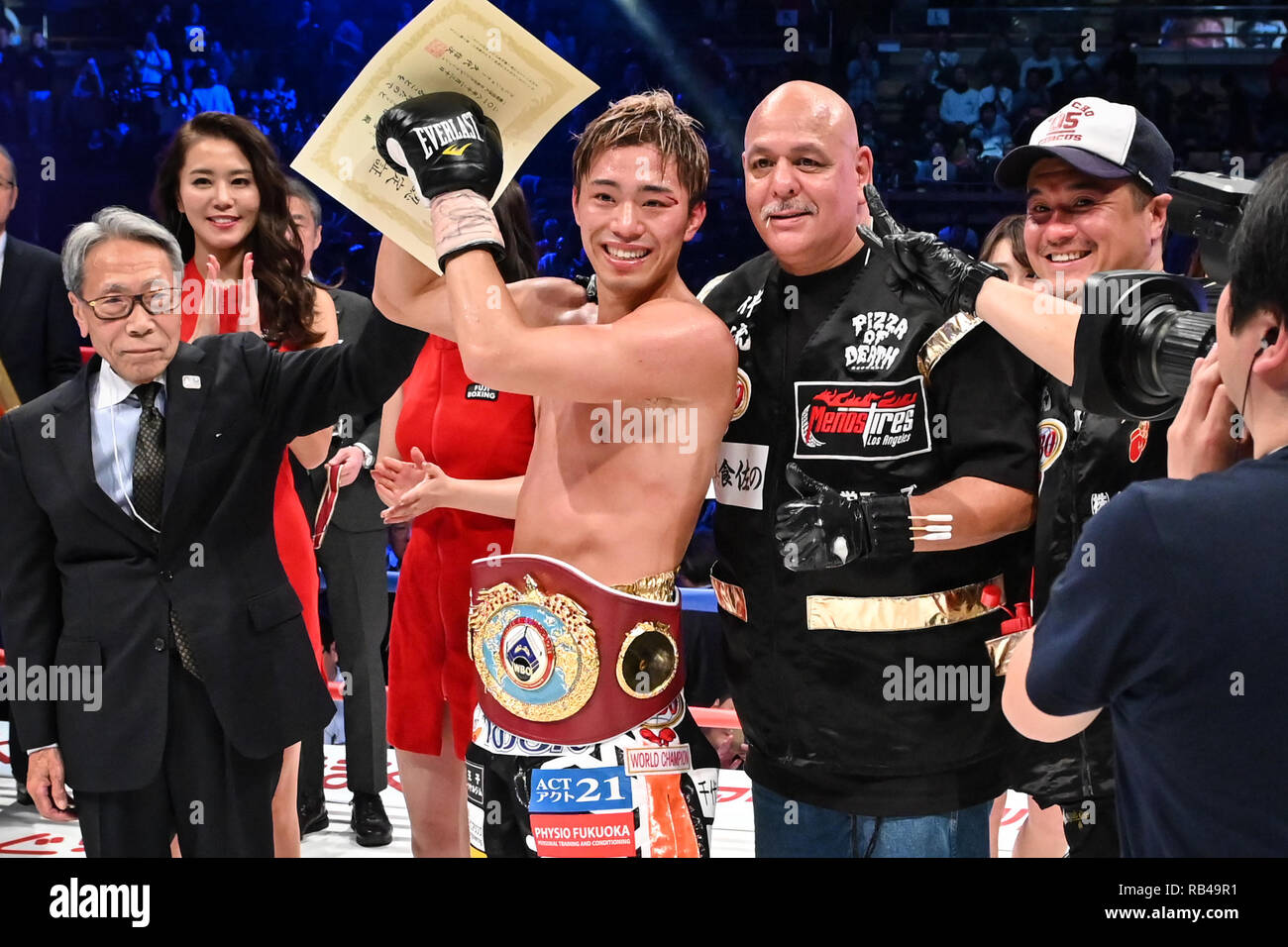 Tokyo Japan 30th Dec 18 L R Hiroshi Akiyama Masayuki Ito Jpn Rudy Hernandez Daisuke Okabe Boxing Masayuki Ito Of Japan Celebrates With His Champion Belt After Winning The Wbo Super Featherweight