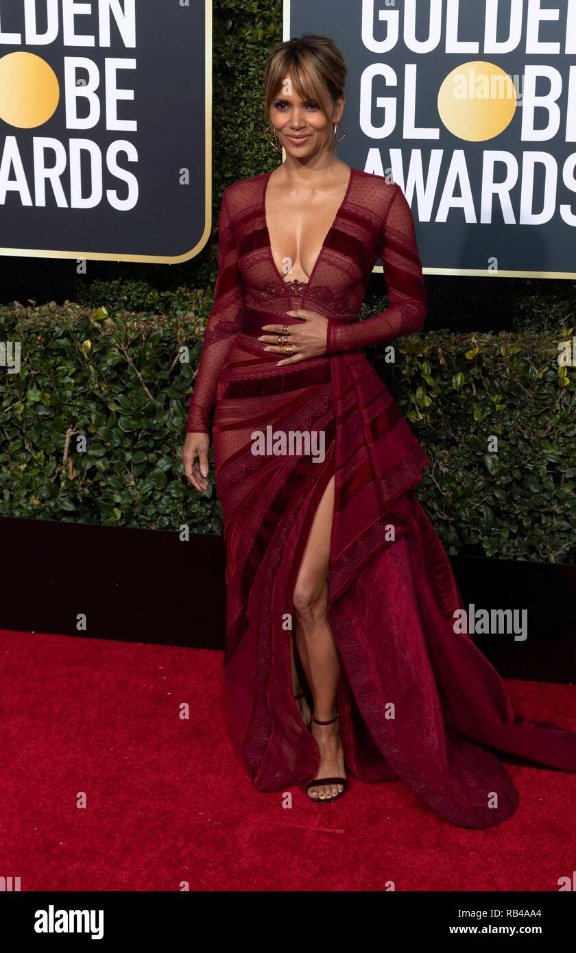 halle berry golden globes 2019 dress