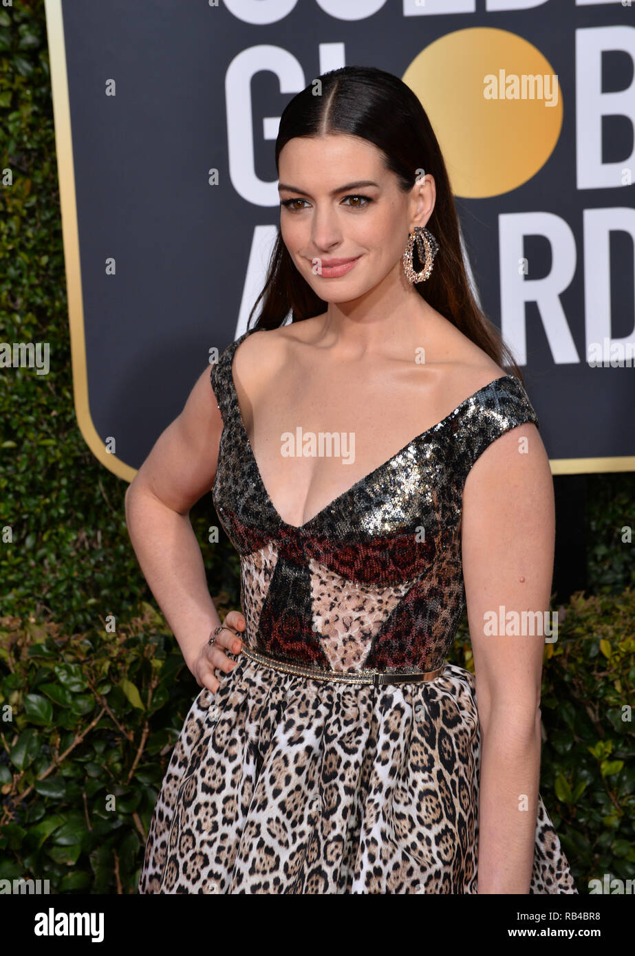 LOS ANGELES CA. January 06 2019 Anne Hathaway at the 2019 Golden Globe Awards at the Beverly Hilton Hotel. Picture Paul Smith Featureflash Stock Photo Alamy