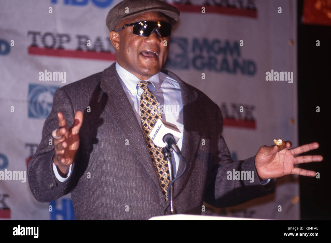 George foreman boxing hi-res stock photography and images - Alamy