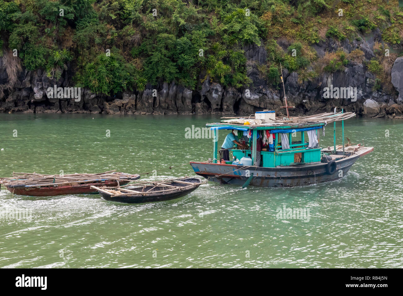 Chinese fishing vessels hi-res stock photography and images - Alamy