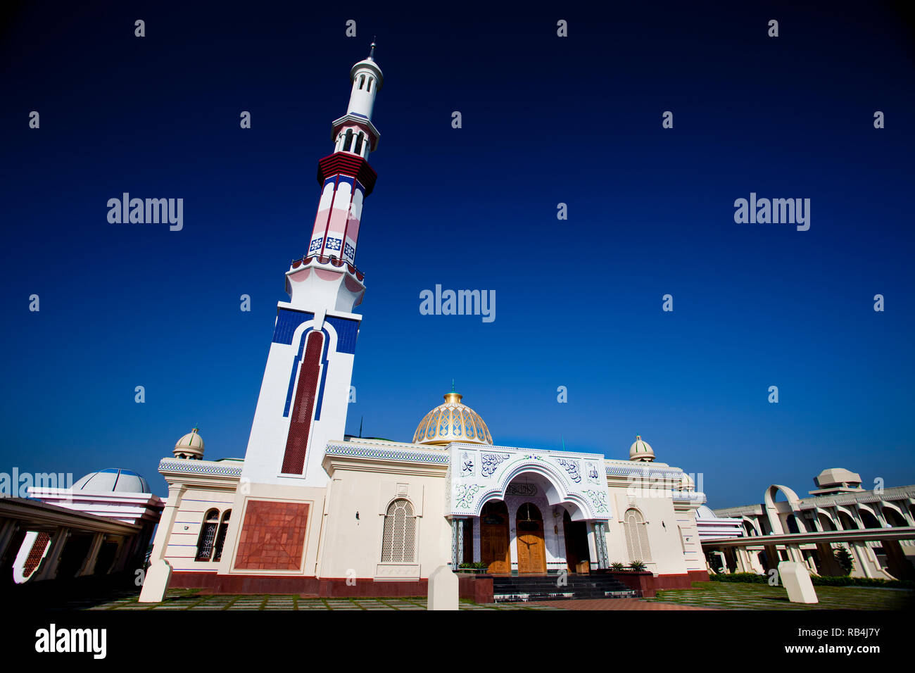 Baitul Aman Mosque. Guthia, Barisal, Bangladesh Stock Photo Alamy